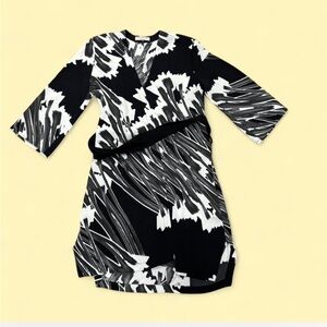 ✨ Halston Heritage black & white abstract print wrap dress with tie belt.✨
